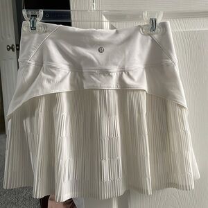 Lululemon Asian fit tennis skirt.